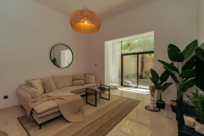 Ground Floor & Private Garden! Burj Khalifa View